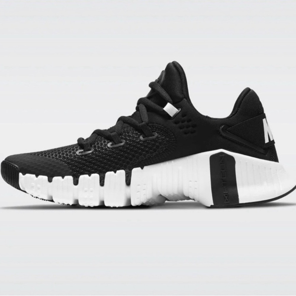 Nike Free Metcon 4 Athletic Trainers Black White Size 8